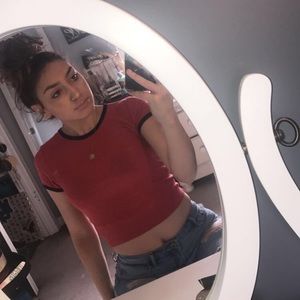 Meet your Posher, Julia